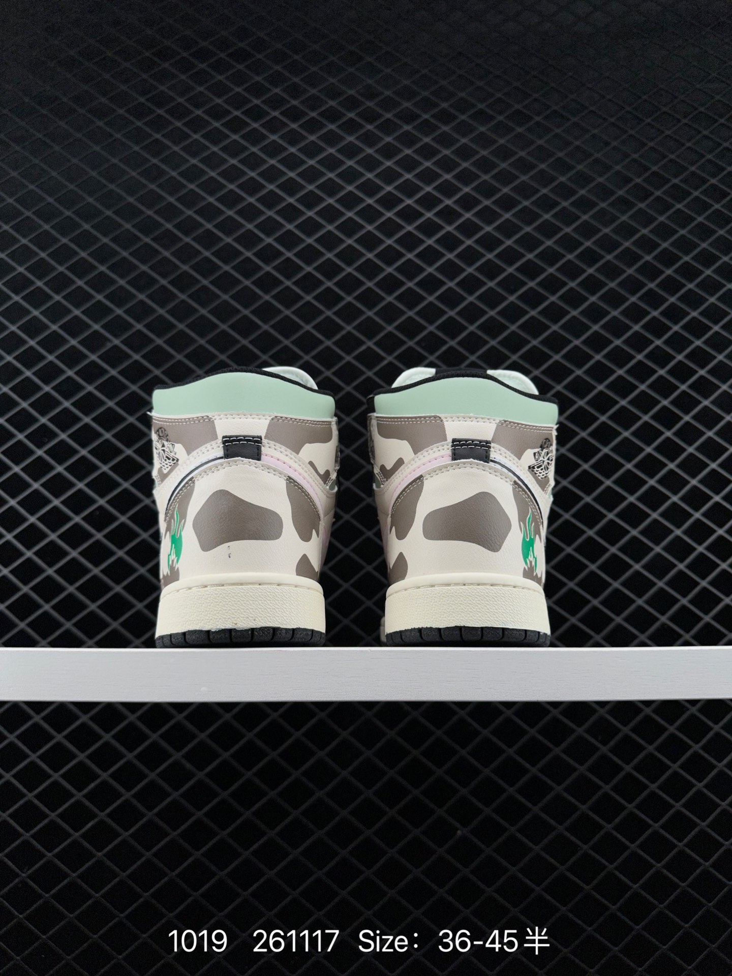 Nike Air Jordan 1 Mid”Metallic Gold Obsidian “